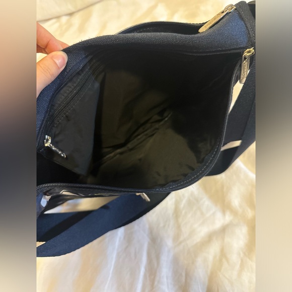 LeSportsac deluxe every day bag - Picture 3 of 5